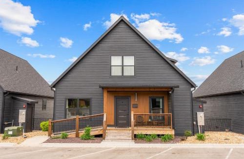 Hollister House | Pineapple Pointe - Stay for 20