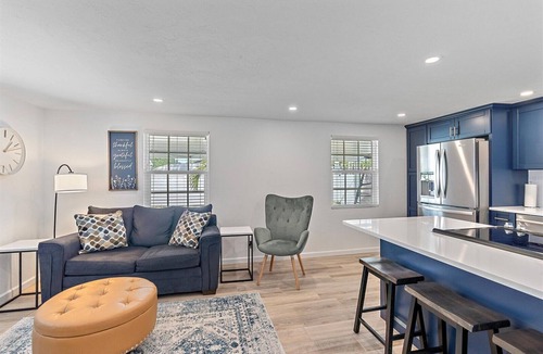 Pinecraft Apartment | Pinecraft Paradise ~ Secluded Apt in central SRQ!
