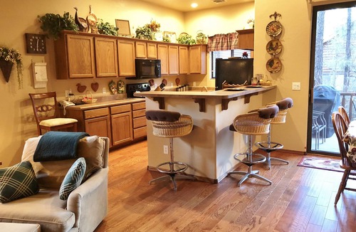 Pinetop Cabin | Pinetop Lakes CClub, One Level, AC, Private, Gated, Close To Amenities!