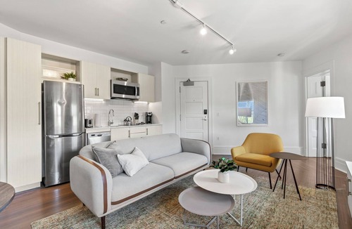 Dupont Circle Apartment | Placemakr Dupont Circle