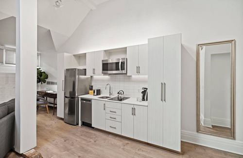 Dupont Circle Apartment | Placemakr Dupont Circle