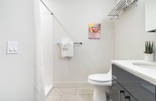 Yesler Terrace Hotel | Pleasant Condotel with WiFi in Vibrant First Hill