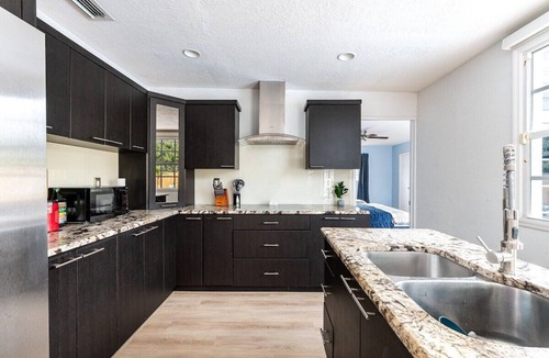 West Palm Beach House | Pool - Game Room - Mini Golf - Hot Tub - Fire Pit - West Palm Beach