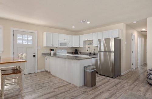 Nags Head Cottage | Pool/Hot tub -Fenced yard -1 dog friendly