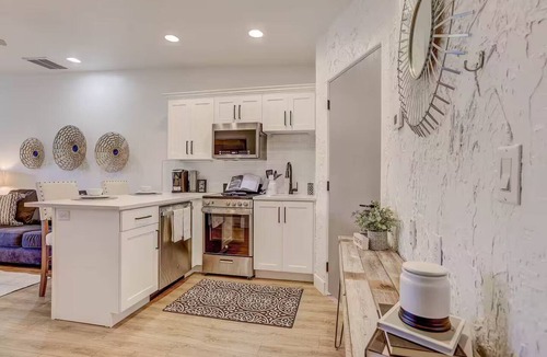 St. George Villa | Pool, Hot Tub, Pickleball, Gym, WiFi, Kitchen, King Bed, Dog Friendly Villa