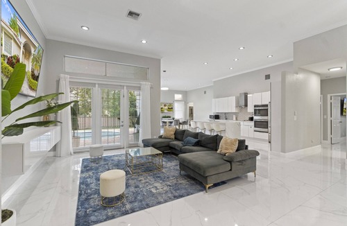 Coral Springs House | Pool & Jacuzzi! Managed by BNR Vacation Rentals