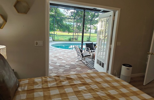 Sarasota Villa | Pool Villa with Hot Tub, sleeps 6, 15 min to Lido Key Beach