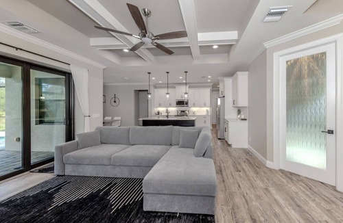 Port Charlotte House | Poolside Palms Getaway near Fisherman`s Village