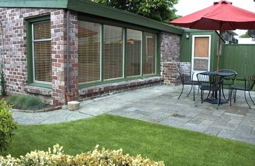 Alki House | Popular Alki Beach Seattle Vacation House, Walk to Restaurants