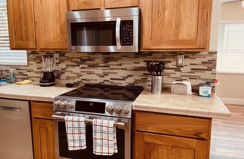 Riverview Estates House | Pre furnished 3 bed 2 bath house nearby the beach
