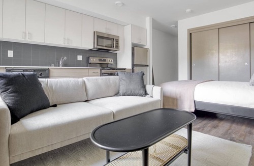 Columbia City Apartment | Premium Columbia City Studio w/ W/D & Gym, near Light Rail, by Blueground