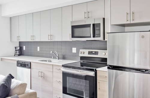 Columbia City Apartment | Premium Columbia City Studio w/ W/D & Gym, near Light Rail, by Blueground