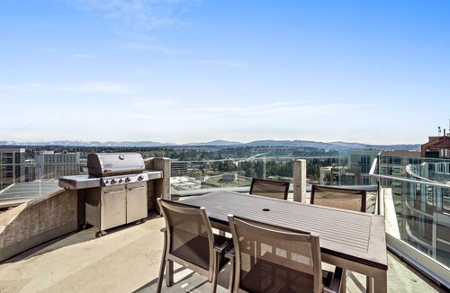 West Bellevue Apartment | Premium Downtown Bellevue Studio w/Gym, W/D, near shops, by Blueground