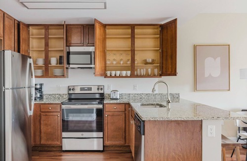 North Bethesda Apartment | Premium North Bethesda 1BR w/Gym, Rooftop Pool & W/D, by Blueground