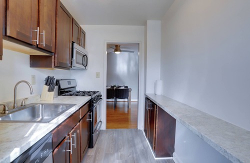 Northeast Alexandria Apartment | Prime Alexandria Location Corporate Apt