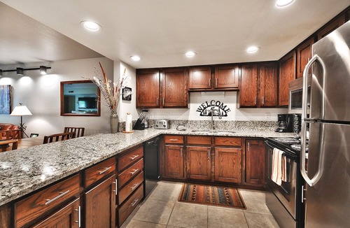 Downtown Park City Condo | Prime LOC-Town SKI Lift-Main Str-Heated Pool-Hot Tub open 12 months/year-WIFI
