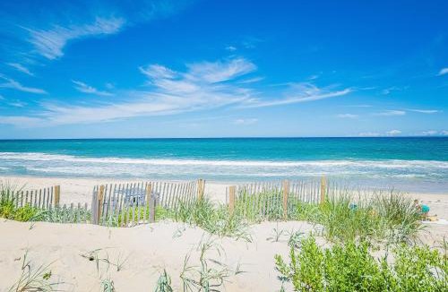 South Nags Head House | Primrose Cottage - S Nags Head MP 19, Oceanfront, Steps to the Water, Well Equipped, Pets OK