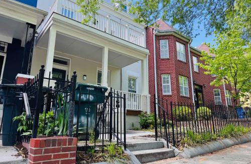 Petworth House | Pristine Petworth Family Home w Street Parking