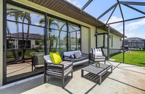 Pelican House | Privacy, Luxury and Relaxation, Heated Pool & Spa - Villa Courtyard - Roelens