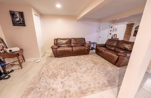 Geyser Crest Apartment | Private 2 Bedroom Apartment
