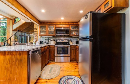 Blue Eye House | Private 40-Acre Tall Pines Sanctuary with Hot Tub, Game Table, Car Charger & Community Pool