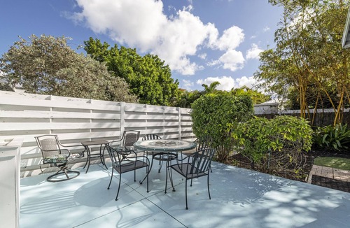 Sarasota House | Private Beach 1 Block To Lido Beach. 1/2 Mile St. Armand Circle