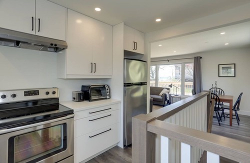 The Blue Mountains Cottage | Private Beach Access with many 5-star reviews!
