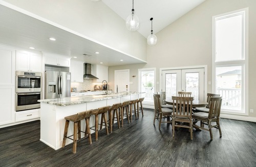 Isla Del Sol House | Private Canal Home w/2 Living Areas, Easy Bay Access & POOL