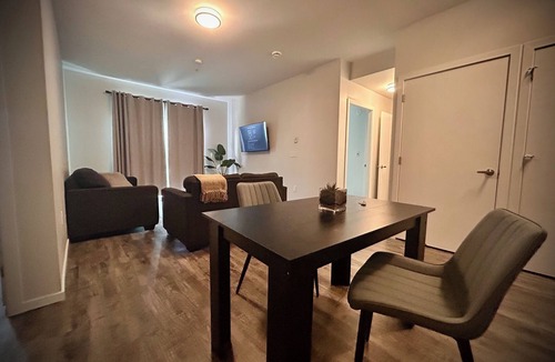 Chilliwack Proper Village West Apartment | Private Condo 2Bdrm 2Bath sleeps 6 Downtown Chilliwack.