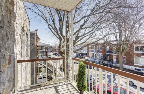 LaSalle House | Private Ensuite Room with Large Balcony in Montréal close St. Lawrence River