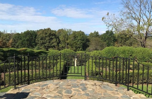 Marshall Villa | Private entrance Guest suite in Magnificent Manor: stunning views on 150 acres.