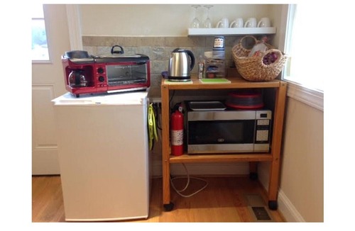 Bluemont Apartment | Private Entrance Queen Suite with Deck, Park Free, No Steps! 1 mi/1.6km to Metro