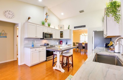 Braden River House | Private Estate on 10 Acres w/Pool in Bradenton