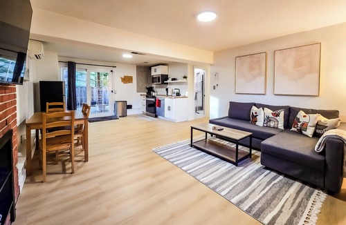 North Juanita House | Private guest suite with Full kitchen & laundry