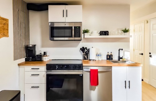 North Juanita House | Private guest suite with Full kitchen & laundry