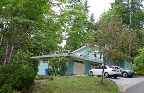 Lake Forest Park Apartment | Private guest suite, close to Link light rail, Kenmore Air, and Town Ctr