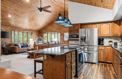 Branson West House | Private Hot Tub, Pool, Fire Pit, Lake, Games! Close to SDC, Shows, Shopping