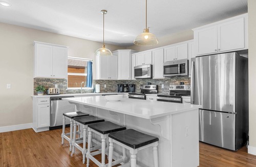 Kimberling City House | Private Indoor Pool! Sleeps 35 + Lake View!