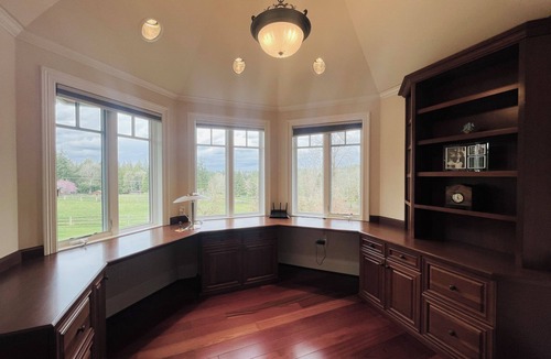 Sammamish Villa | Private Luxury 6-Acres Estate/Pool Court & Goats