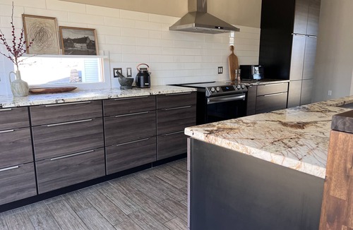 Calverton House | Private Modern Farmhouse on 12 acres, pet-friendly