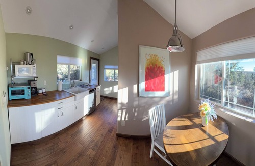 West Sedona Cottage | Private modern one-bedroom cottage in Sedona