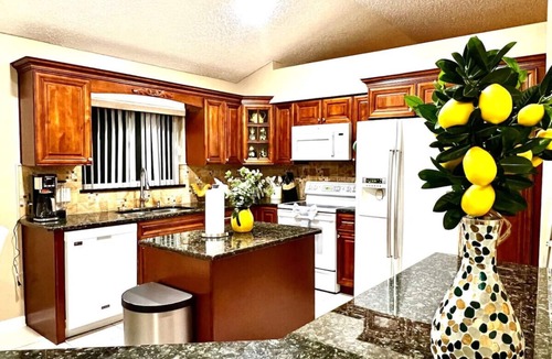 Town 'n' Country House | Private Oasis Retreat Heated Pool Hot Tub Beaches