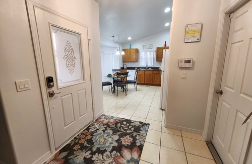 Solana House | Private Pool, Spa, Games Room, close to Disney one story, in gated community