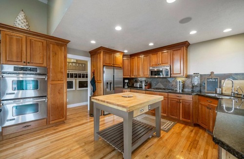 Eagle Mountain Villa | Private Ranch, Spa, Sauna, Theater, DOUBLE Pickleball Courts, Skiing Nearby!