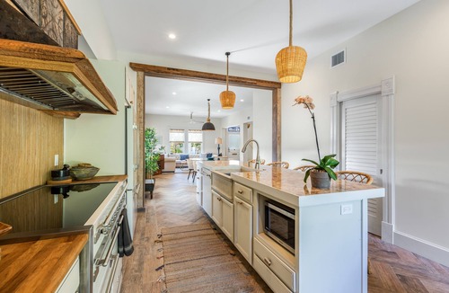 Midtown House | Private Resort Oasis