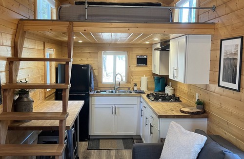 Parks Cottage | Private Retreat with 3 Tiny Houses in the Woods