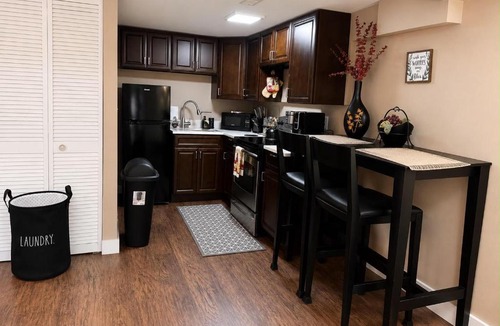 Sugarland Run Apartment | Private suite Near Dulles-Full Kitchen & Patio