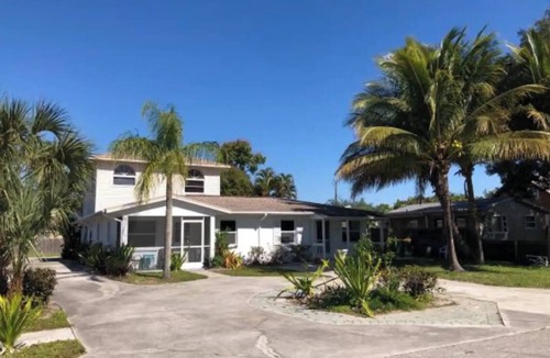 Naples Park Apartment | Private Suite near the Beach