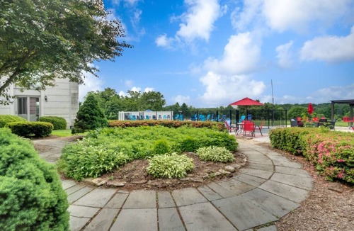 Purcellville Villa | Private11200sf Retreat GuitarPool Hottub-Wine Area