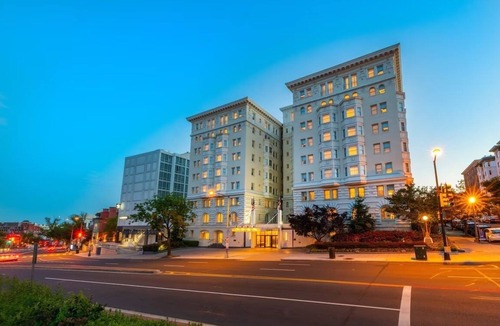 Kalorama Heights Hotel | PURE Wellness Junior Suite King, Contemporary Charm, Fitness Center